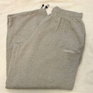 *sold* Urban outfitters iets frans… Harri Wide Leg Jogger Pant